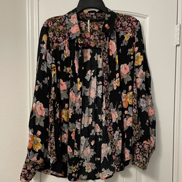 Free People Tops - Free People floral button up shirt. Size large